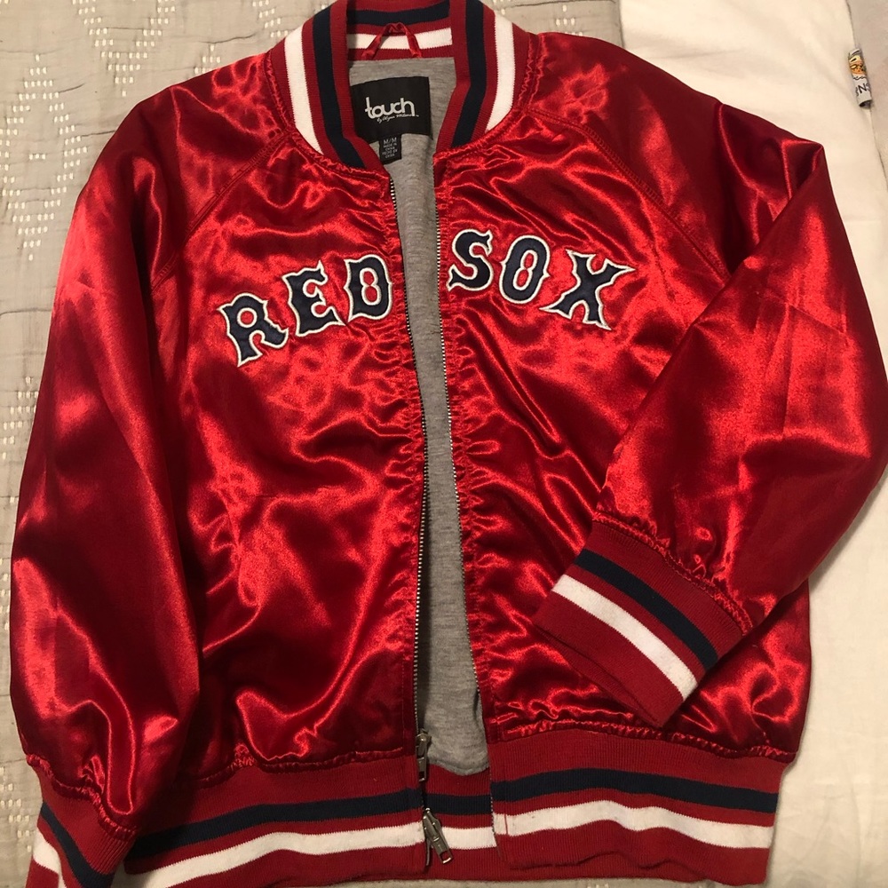 🤍❤️Alyssa Milano design-red satin cropped jacket